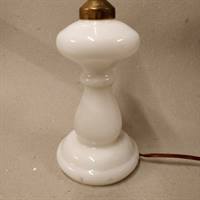 Hvid gammel glas lampe, brugt bordlampe.
